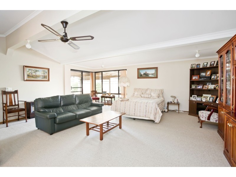 19 Eloise Avenue, Hallett Cove SA 5158