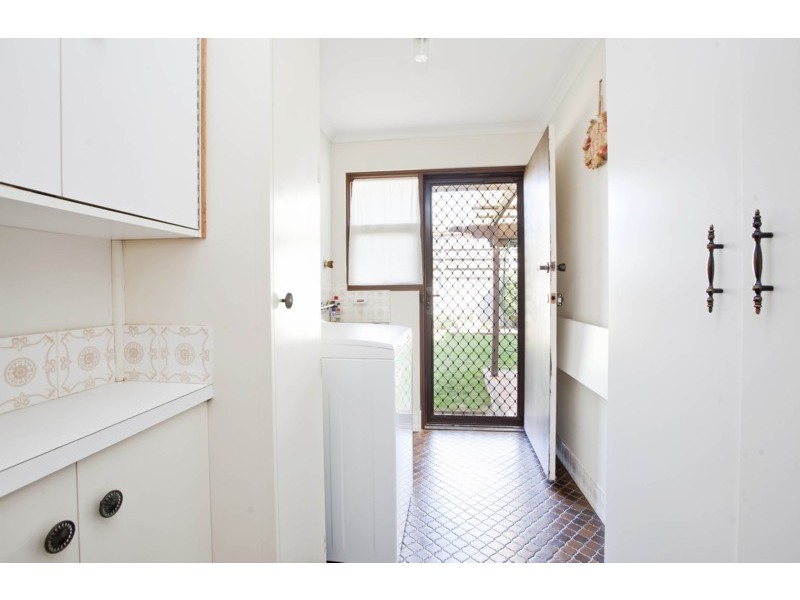 19 Eloise Avenue, Hallett Cove SA 5158