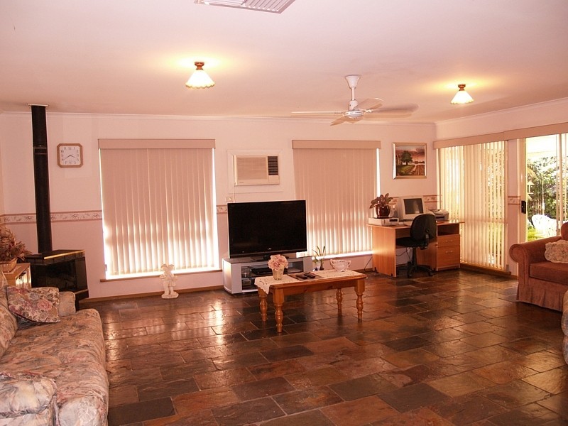 18 Jamieson Street, Moana SA 5169