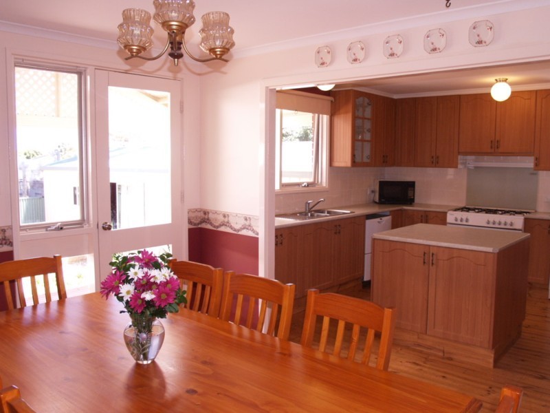 48 Warsaw Crescent, Hackham West SA 5163