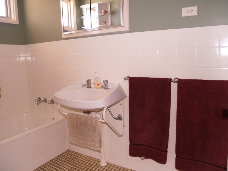 48 Warsaw Crescent, Hackham West SA 5163