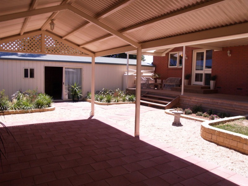 48 Warsaw Crescent, Hackham West SA 5163