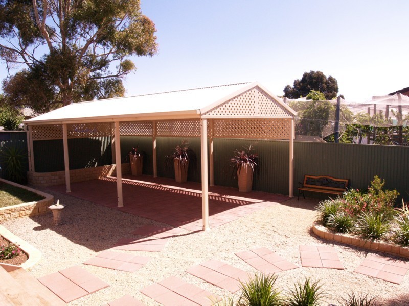 48 Warsaw Crescent, Hackham West SA 5163