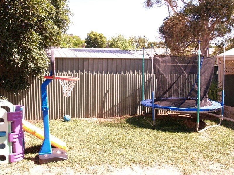 48 Warsaw Crescent, Hackham West SA 5163