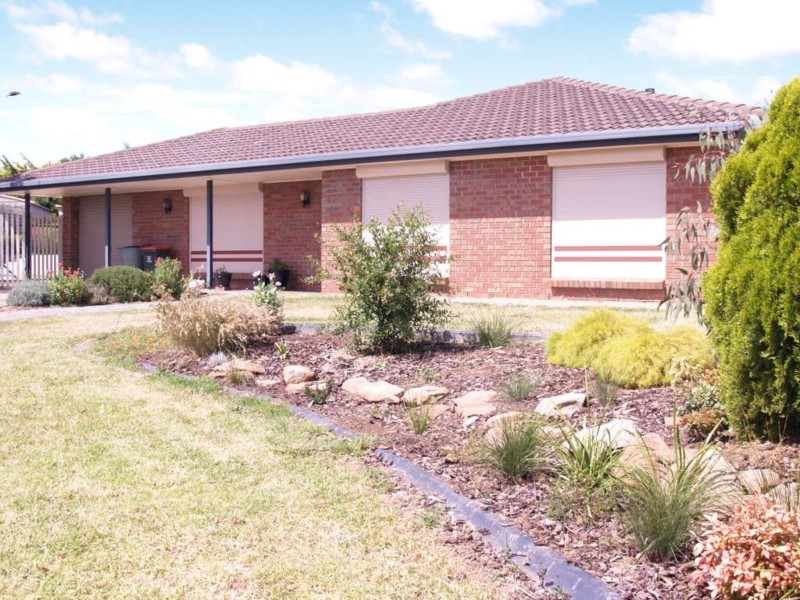 12 Pinehurst Grove, Morphett Vale SA 5162