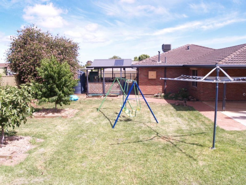 12 Pinehurst Grove, Morphett Vale SA 5162