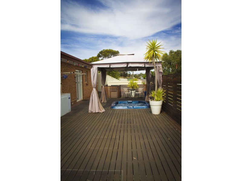 2 Summerhill Close, Reynella SA 5161