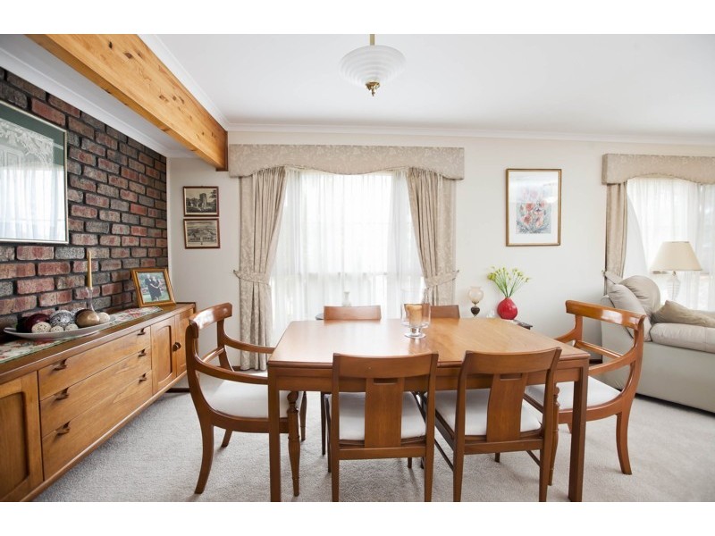 1 Lepena Crescent, Hallett Cove SA 5158