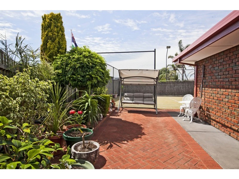 1 Lepena Crescent, Hallett Cove SA 5158