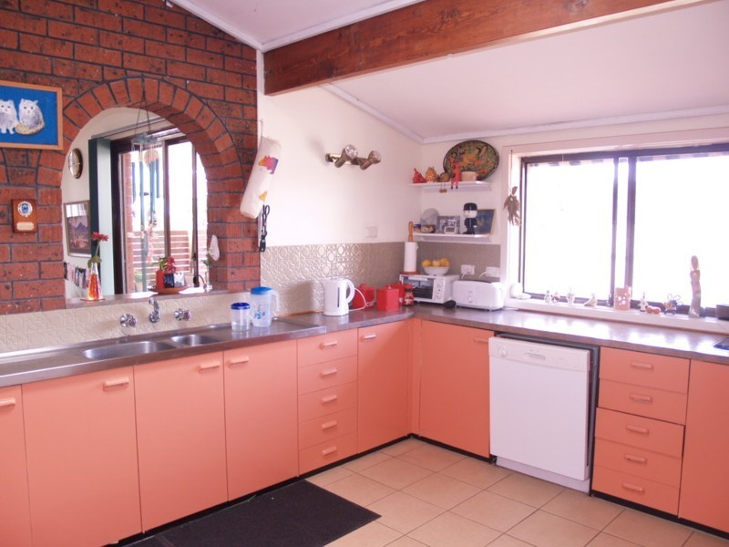 10 Domain Street, Moana SA 5169