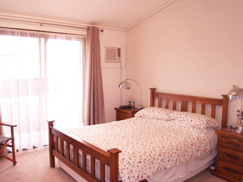 10 Domain Street, Moana SA 5169
