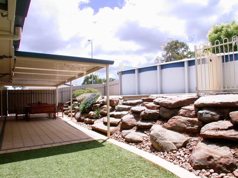 15 O’Halloran Lane, Hackham SA 5163