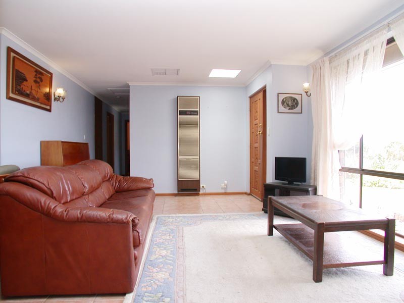 182 Perrybarr Road, Hallett Cove SA 5158