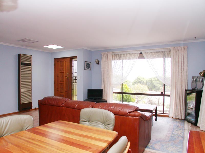 182 Perrybarr Road, Hallett Cove SA 5158