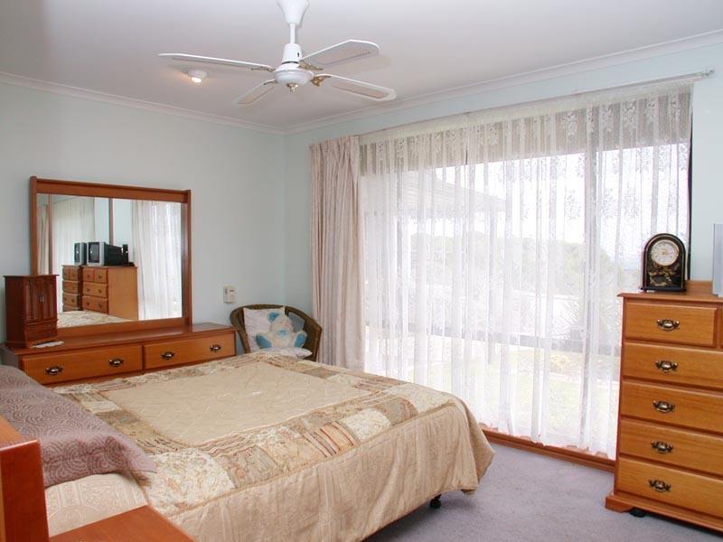 182 Perrybarr Road, Hallett Cove SA 5158