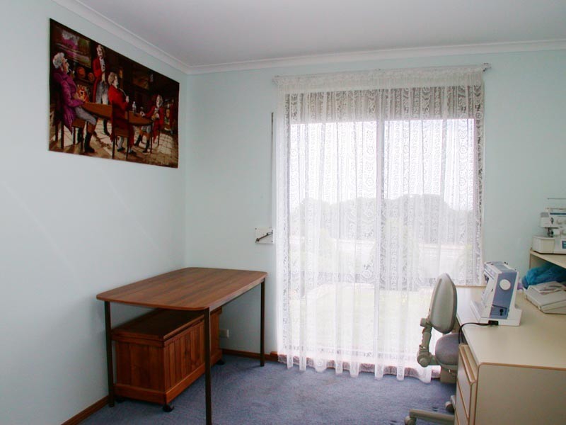 182 Perrybarr Road, Hallett Cove SA 5158