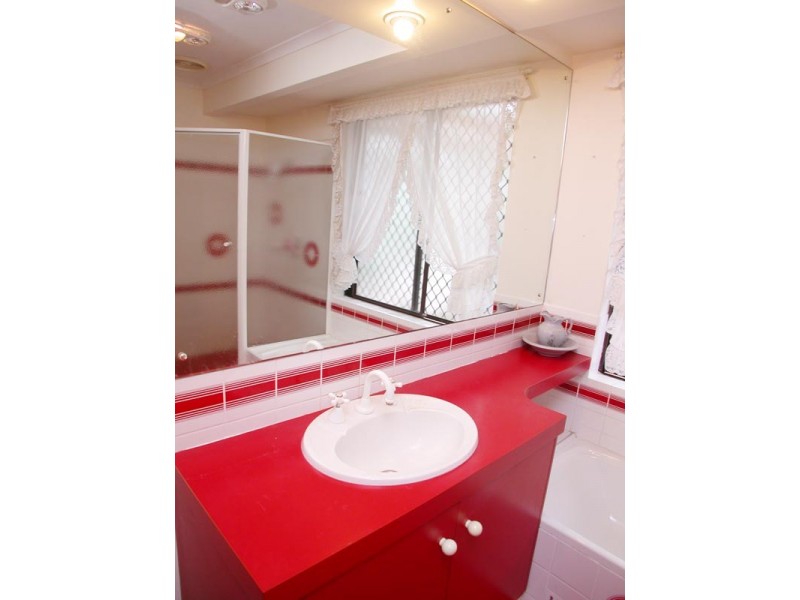 182 Perrybarr Road, Hallett Cove SA 5158