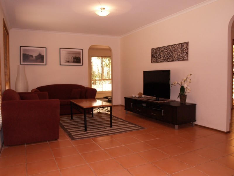 10 Chifley Crescent, Trott Park SA 5158