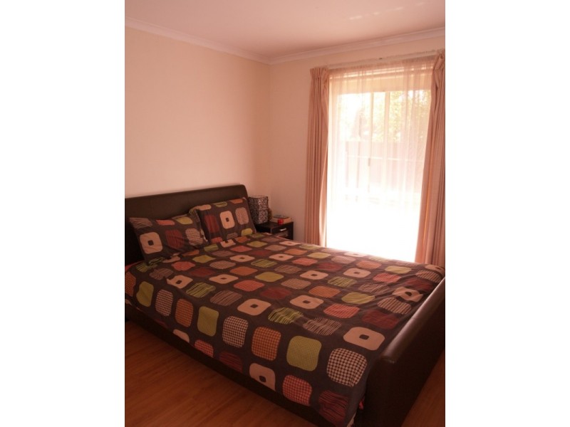 10 Chifley Crescent, Trott Park SA 5158