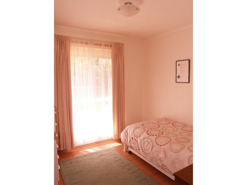 10 Chifley Crescent, Trott Park SA 5158