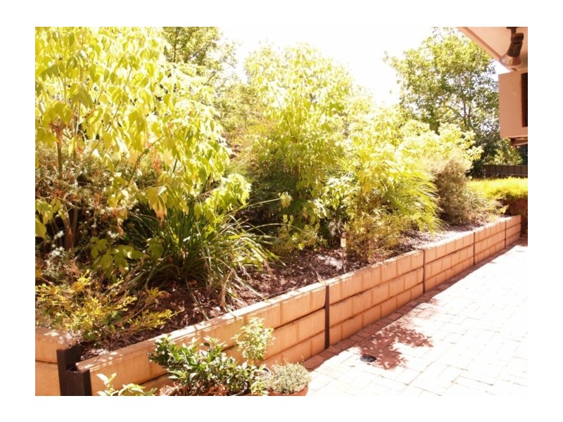 10 Chifley Crescent, Trott Park SA 5158