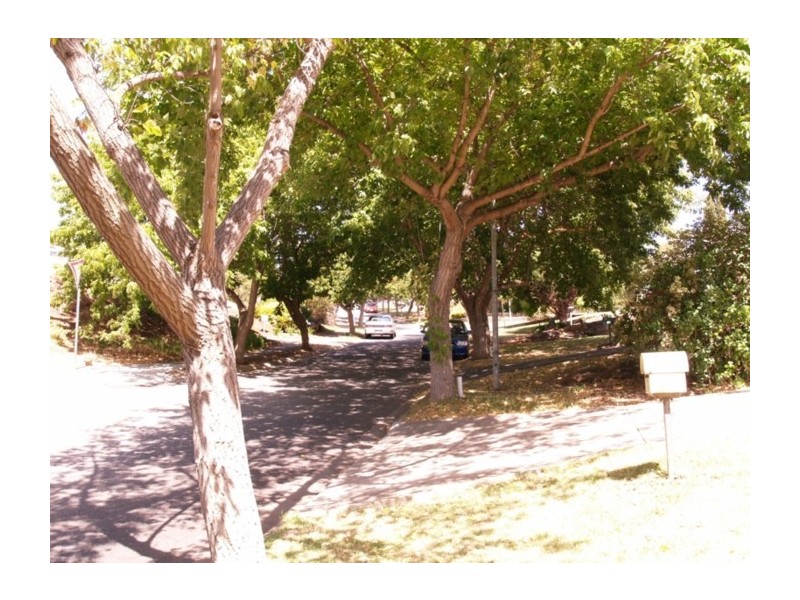 10 Chifley Crescent, Trott Park SA 5158