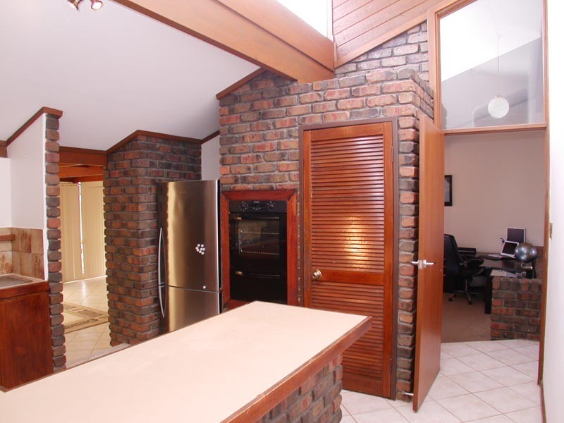 6 Safari Court, Hallett Cove SA 5158