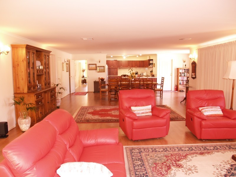 27 Tatachilla Road, Mclaren Vale SA 5171