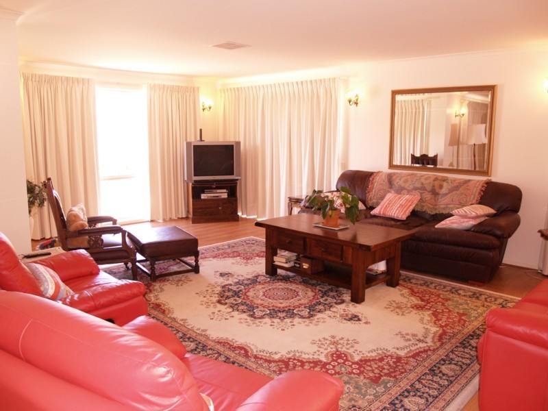 27 Tatachilla Road, Mclaren Vale SA 5171