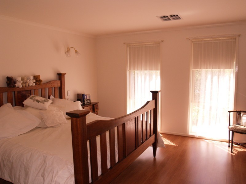 27 Tatachilla Road, Mclaren Vale SA 5171