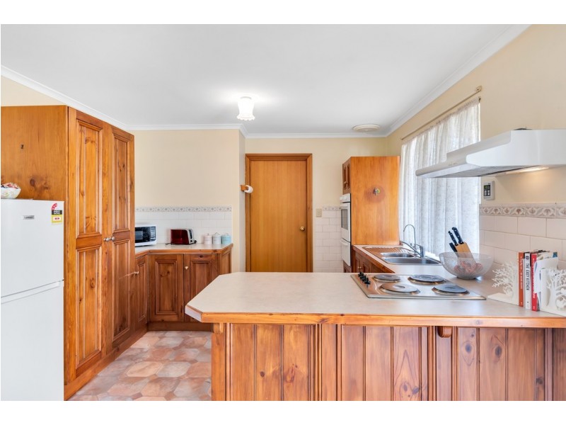 2/10 Commodore Court, Morphett Vale SA 5162