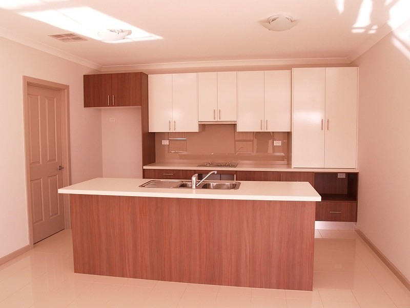 2 Golf Course Drive (off Morningside Drive), Woodcroft SA 5162