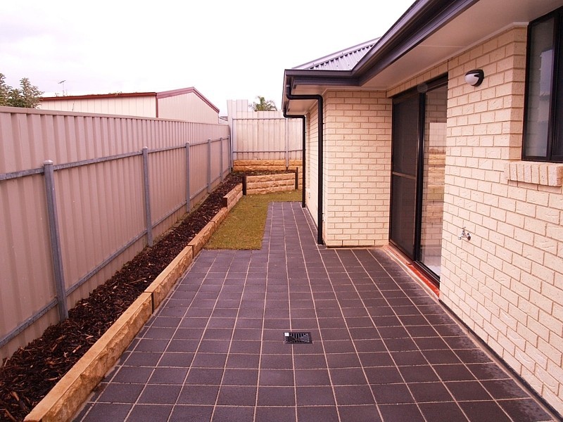 2 Golf Course Drive (off Morningside Drive), Woodcroft SA 5162