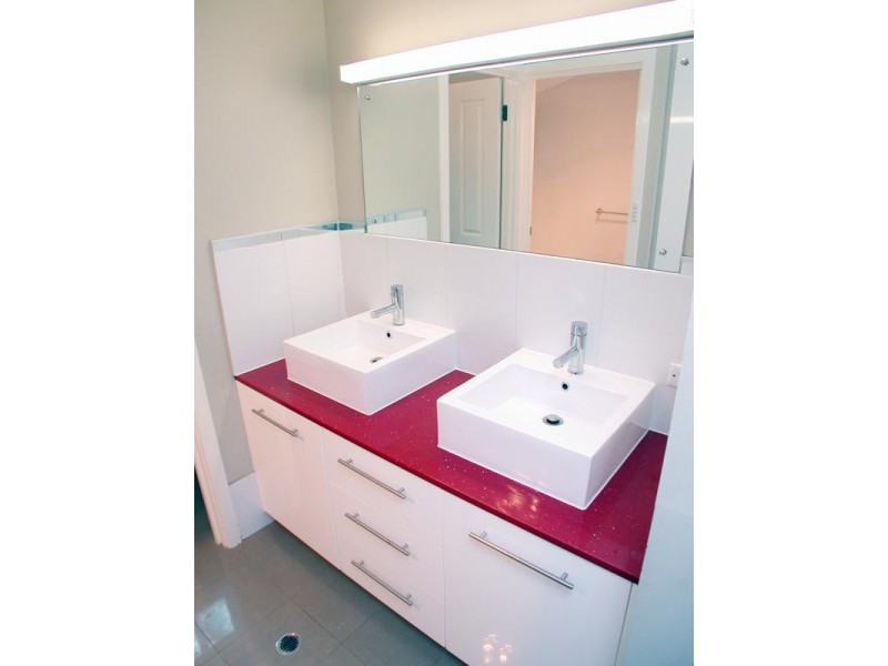 1 Weerab Drive, Hallett Cove SA 5158