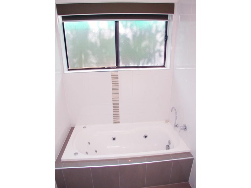 1 Weerab Drive, Hallett Cove SA 5158