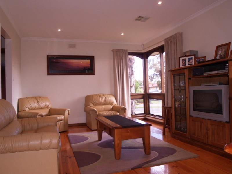 10 Gifford Terrace, Seaford SA 5169