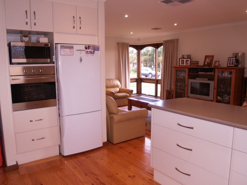 10 Gifford Terrace, Seaford SA 5169