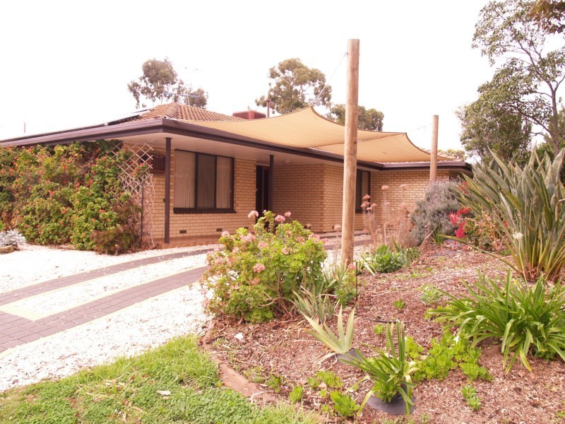 2 Blackwood Crescent, Morphett Vale SA 5162
