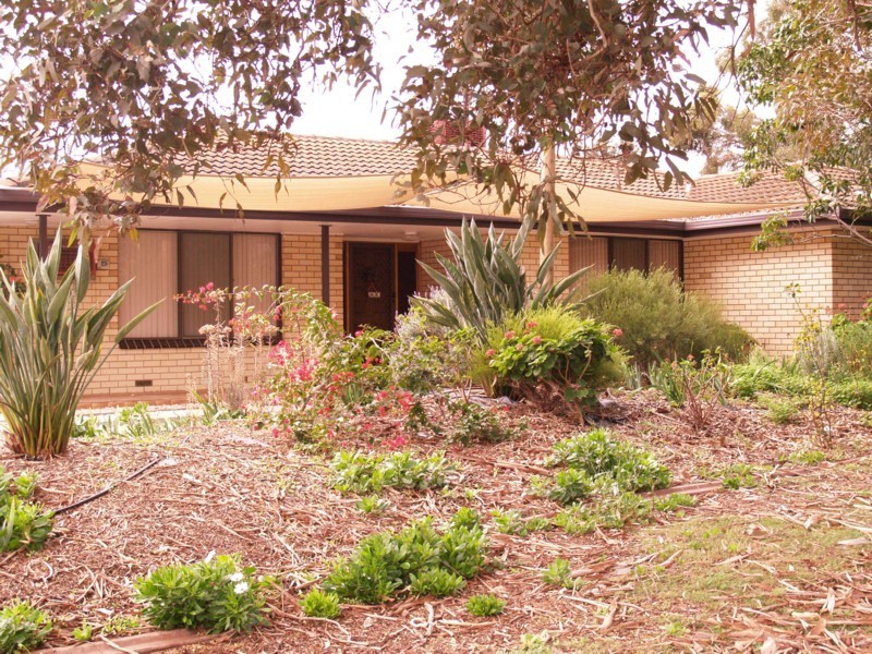 2 Blackwood Crescent, Morphett Vale SA 5162