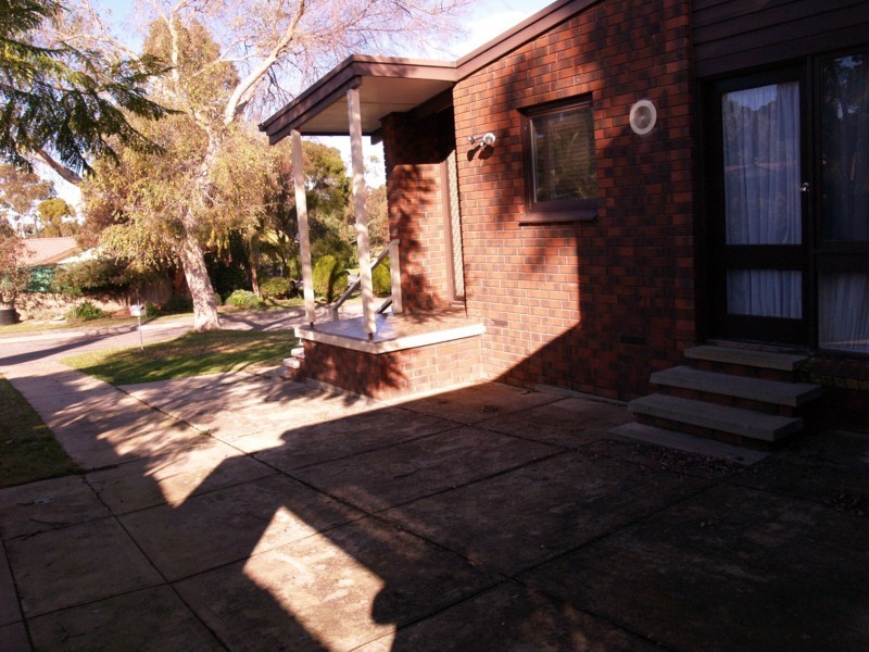 22 Hagen Crescent, Hackham West SA 5163