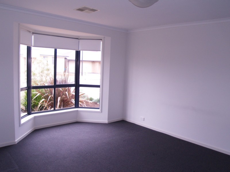 9 Sand Street, Seaford Meadows SA 5169