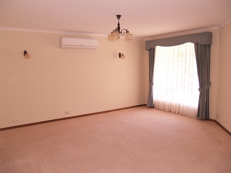 12 Parkgate Court, Onkaparinga Hills SA 5163