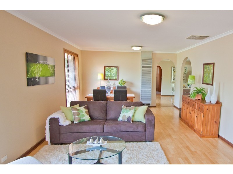 6 Mustang Crescent, Woodcroft SA 5162