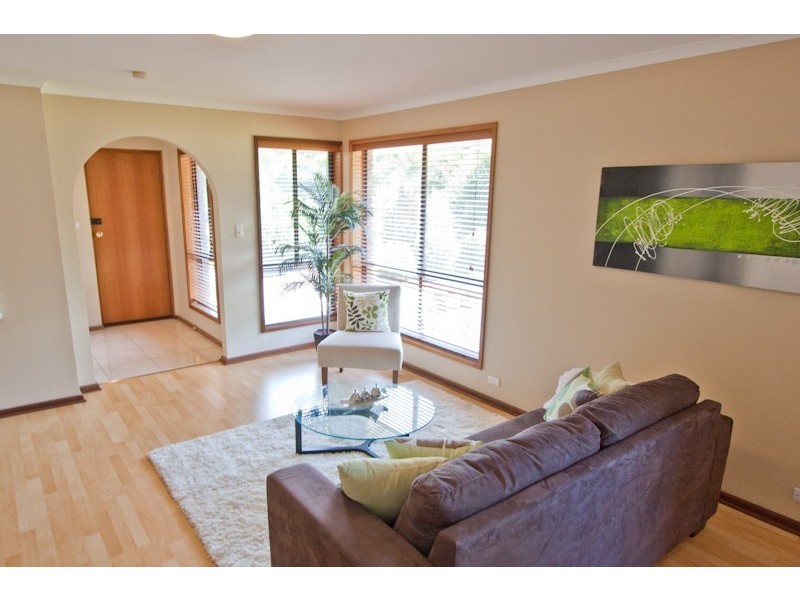 6 Mustang Crescent, Woodcroft SA 5162