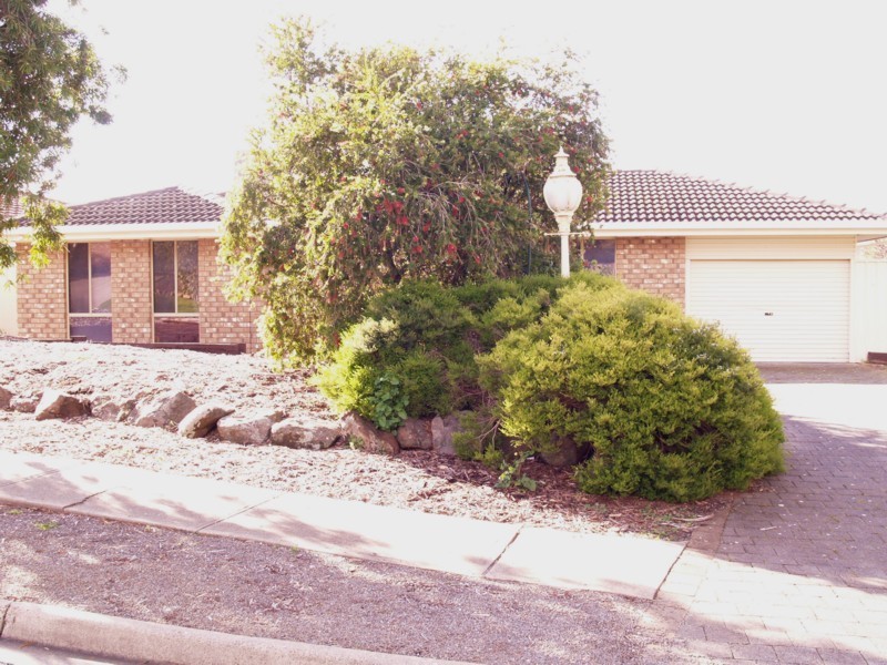 17 Manooka Road, Morphett Vale SA 5162