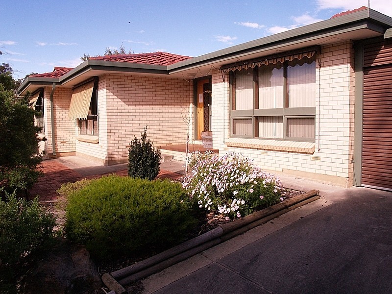 32 Booth Street, Happy Valley SA 5159