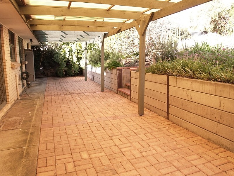 32 Booth Street, Happy Valley SA 5159