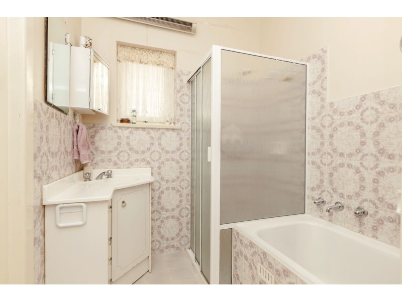 39 King George Avenue, North Brighton SA 5048