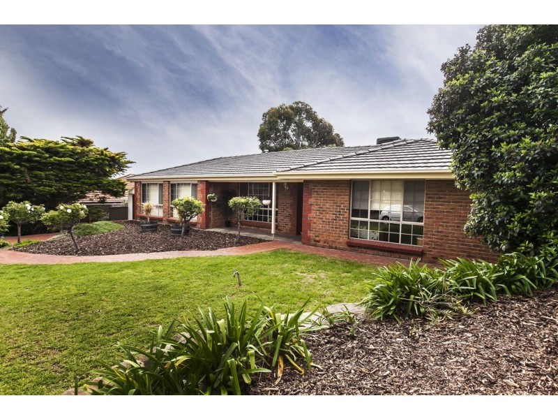 15 Equestrian Drive, Woodcroft SA 5162