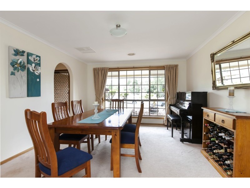 15 Equestrian Drive, Woodcroft SA 5162